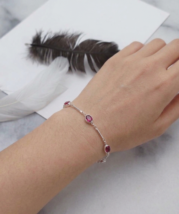 925 Ayar Gümüş Koyu Pembe Zirkon Taşlı Geometrik Tasarım Bileklik