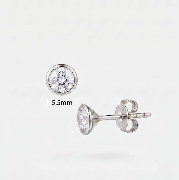 925 Ayar Gümüş 5,5 mm Işıltılı Zirkon Taşlı Pürüzsüz Tasarım Küpe - Acer Silver