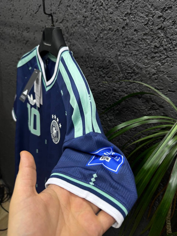 Germany Special Edition: "Deep Navy & Mint" Konsept Forma