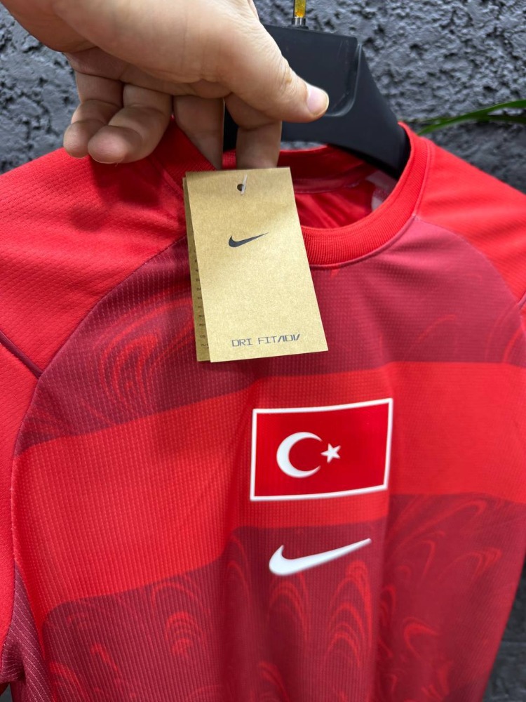 Türkiye Retro Klasik: Kırmızı "Göğüs Bantlı" Seri