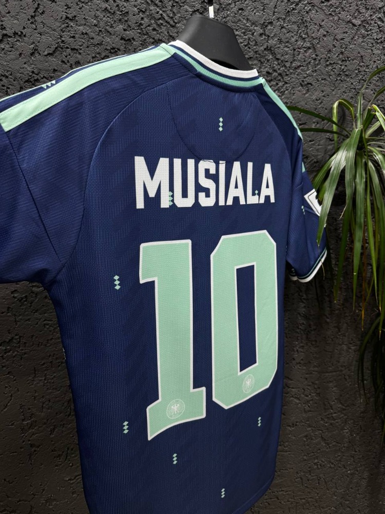Germany Special Edition: "Deep Navy & Mint" Konsept Forma