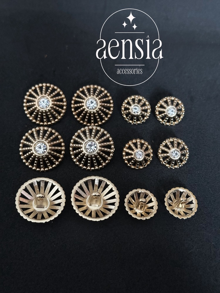 Bombeli Boşluklu Ortası Taşlı Kafes Model Metal Düğme Seti - 12li Paket (6Büyük+6Küçük)