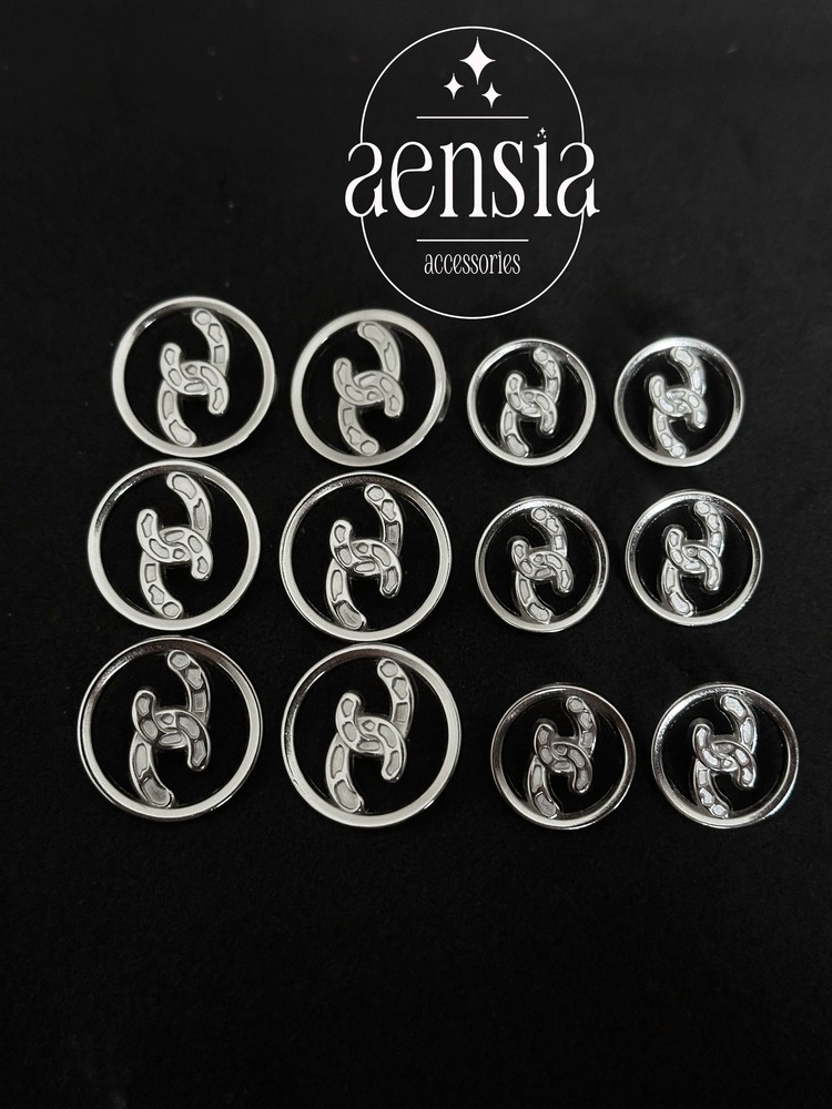 Boşluklu Ortası Yarım Zincir Model Metal Düğme Seti - 12li Paket (6 Büyük + 6 Küçük)