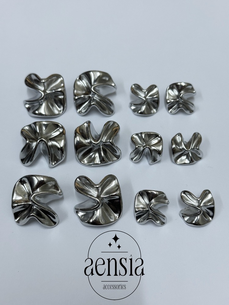 Burgu Çiçek Model Özel Tasarım Metal Düğme - 12li Paket (6 Büyük + 6 Küçük)