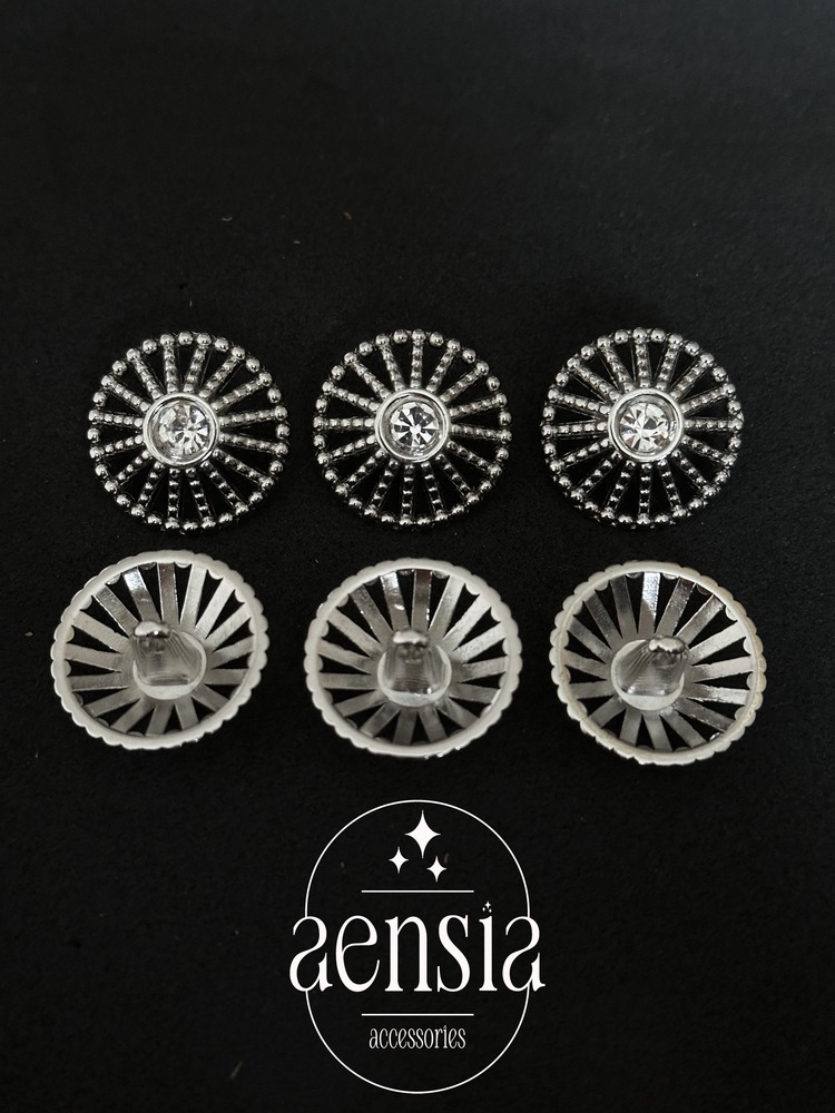  Bombeli Boşluklu Ortası Taşlı Kafes Model Metal Düğme 2,29 CM-6lı Paket