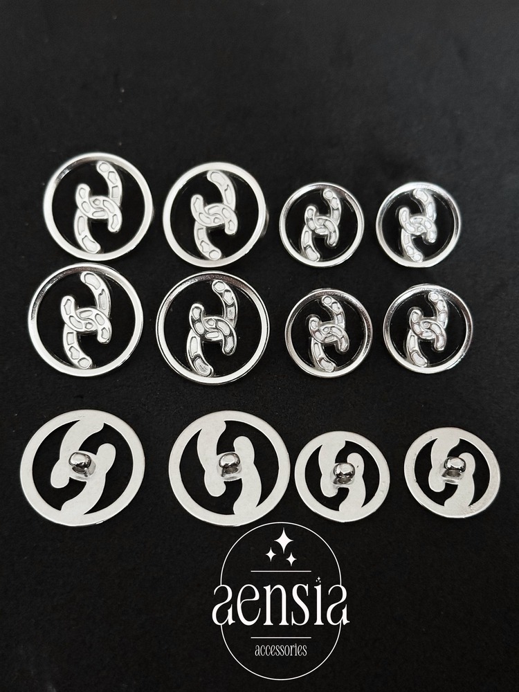 Boşluklu Ortası Yarım Zincir Model Metal Düğme Seti - 12li Paket (6 Büyük + 6 Küçük)