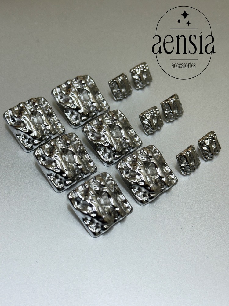 Kare Üzeri Çizgili Desenli Metal Düğme Seti - 12li Paket (6 Büyük+6 Küçük)