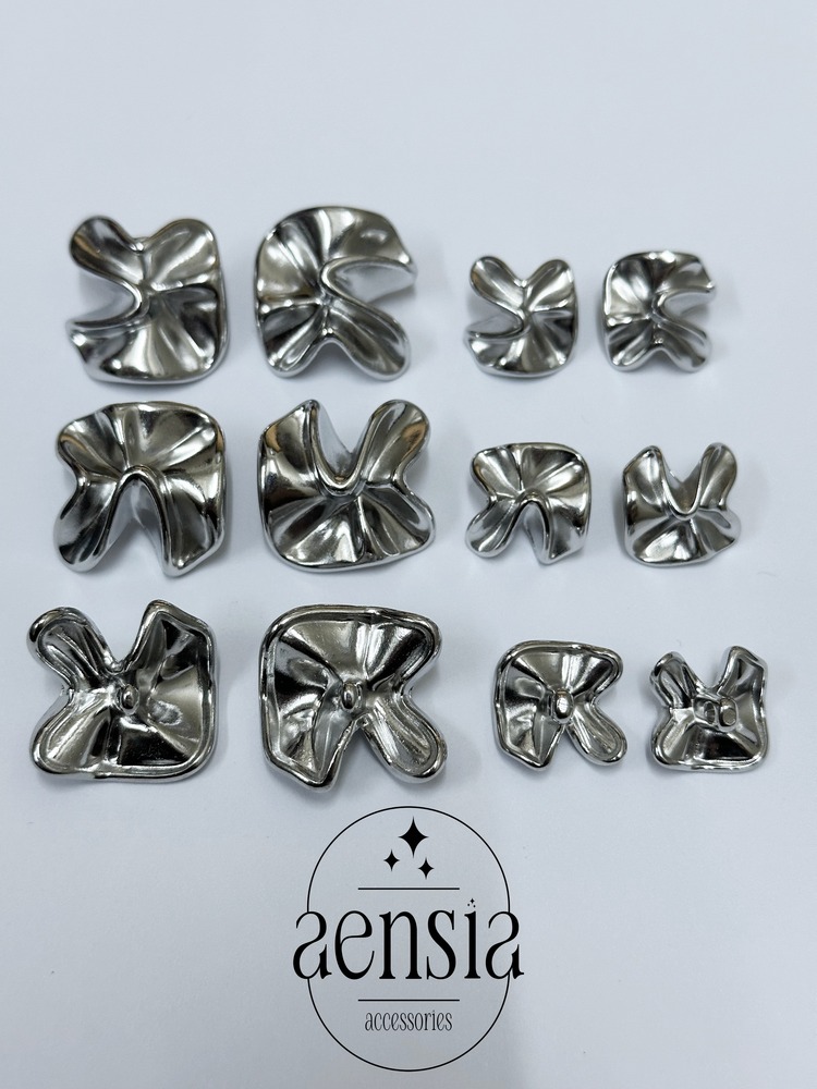 Burgu Çiçek Model Özel Tasarım Metal Düğme - 12li Paket (6 Büyük + 6 Küçük)
