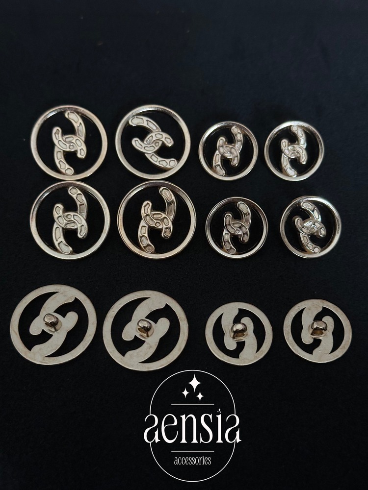Boşluklu Ortası Yarım Zincir Model Metal Düğme Seti - 12li Paket (6 Büyük + 6 Küçük)