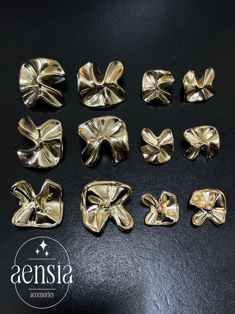 Burgu Çiçek Model Özel Tasarım Metal Düğme - 12li Paket (6 Büyük + 6 Küçük)