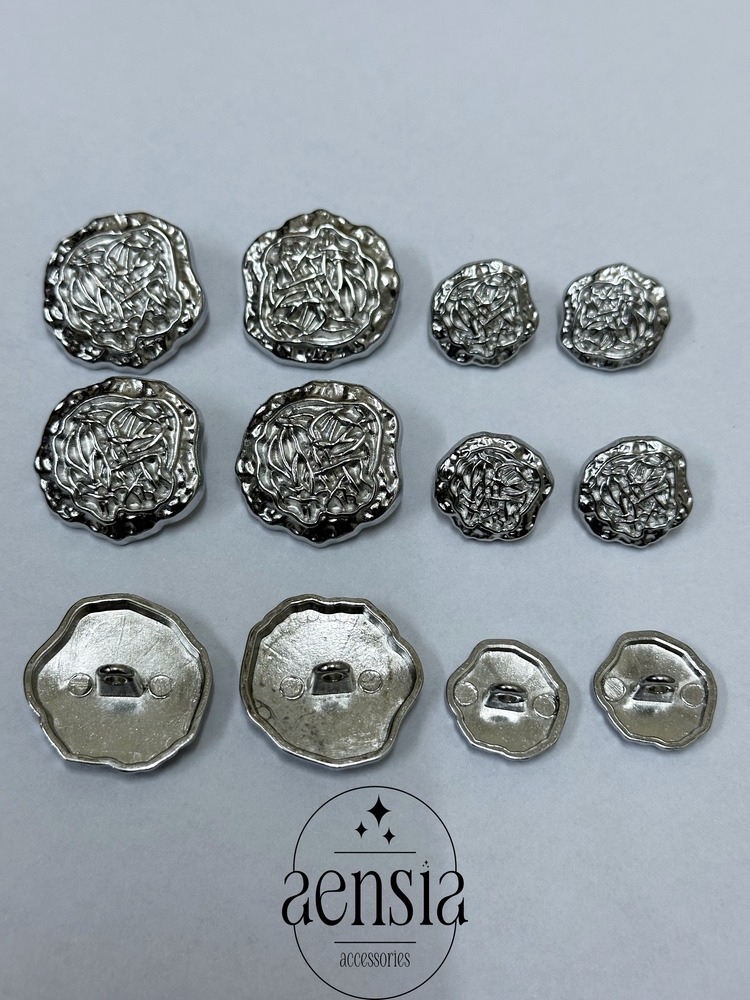 Buruşuk Üzeri İplik Ağ Desen Kabartılı Metal Düğme Seti - 12li Paket (6 Büyük+ 6 Küçük)