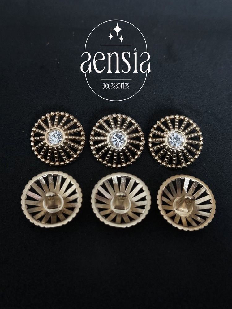  Bombeli Boşluklu Ortası Taşlı Kafes Model Metal Düğme 2,29 CM-6lı Paket