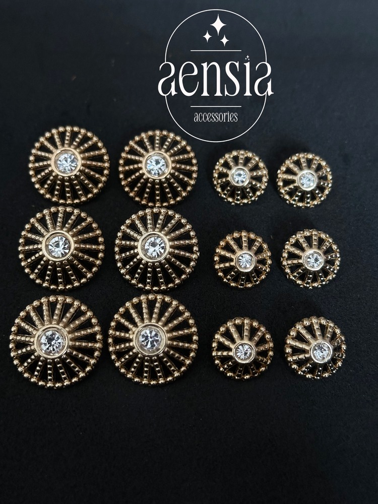 Bombeli Boşluklu Ortası Taşlı Kafes Model Metal Düğme Seti - 12li Paket (6Büyük+6Küçük)