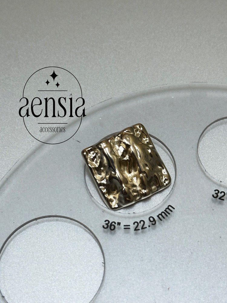 Kare Üzeri Çizgili Desenli Metal 2,29 CM Düğme - 6lı Paket