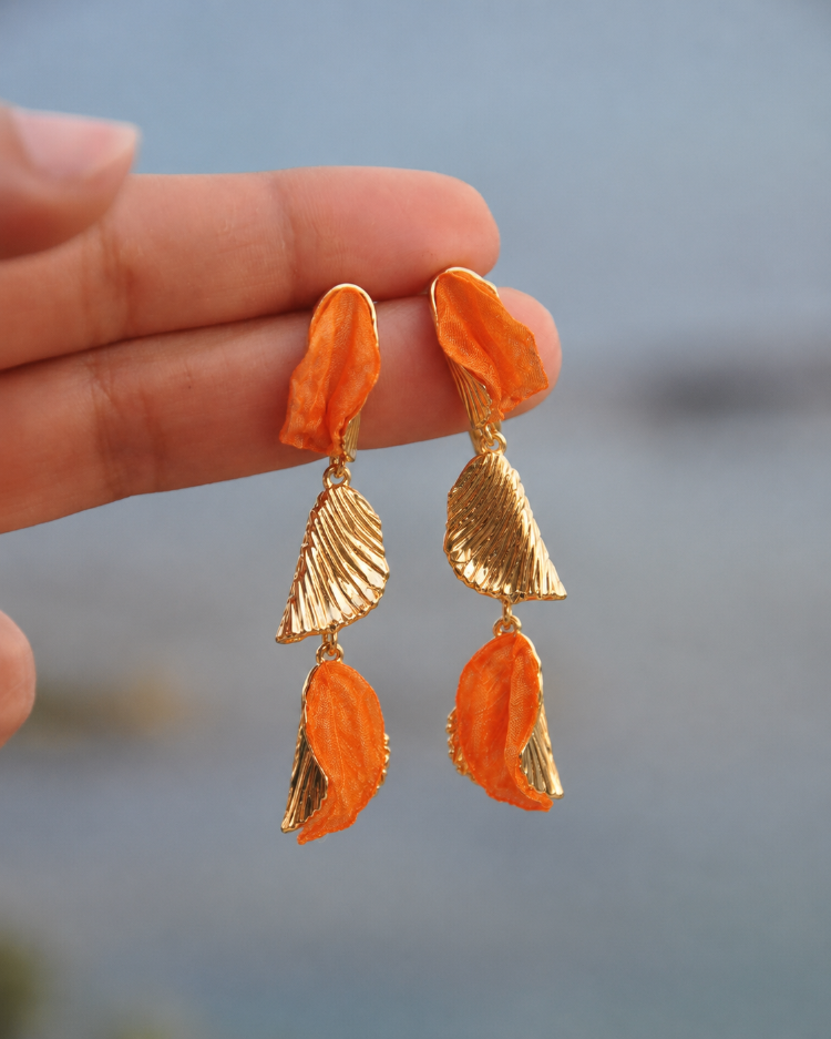 Gold&Turuncu Sallantılı Küpe