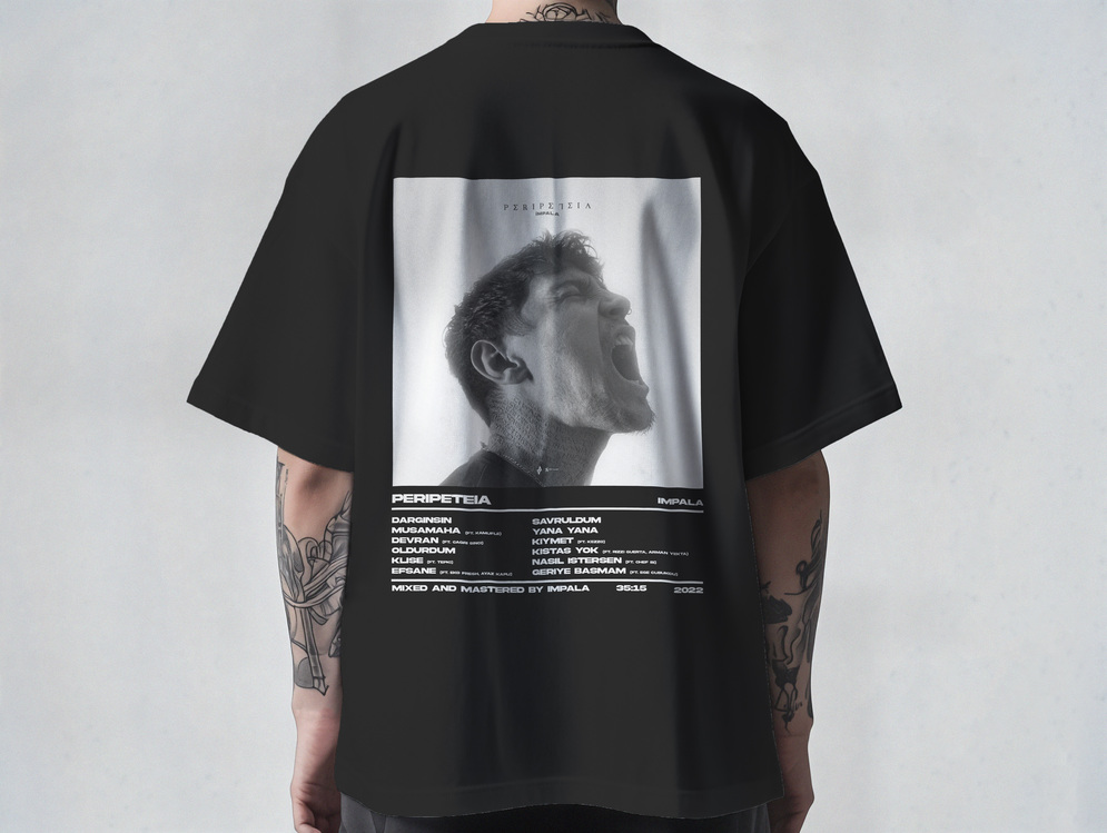 İmpala Collection | PERIPETEIA - Unisex/Oversize Tişört (Siyah/Beyaz)