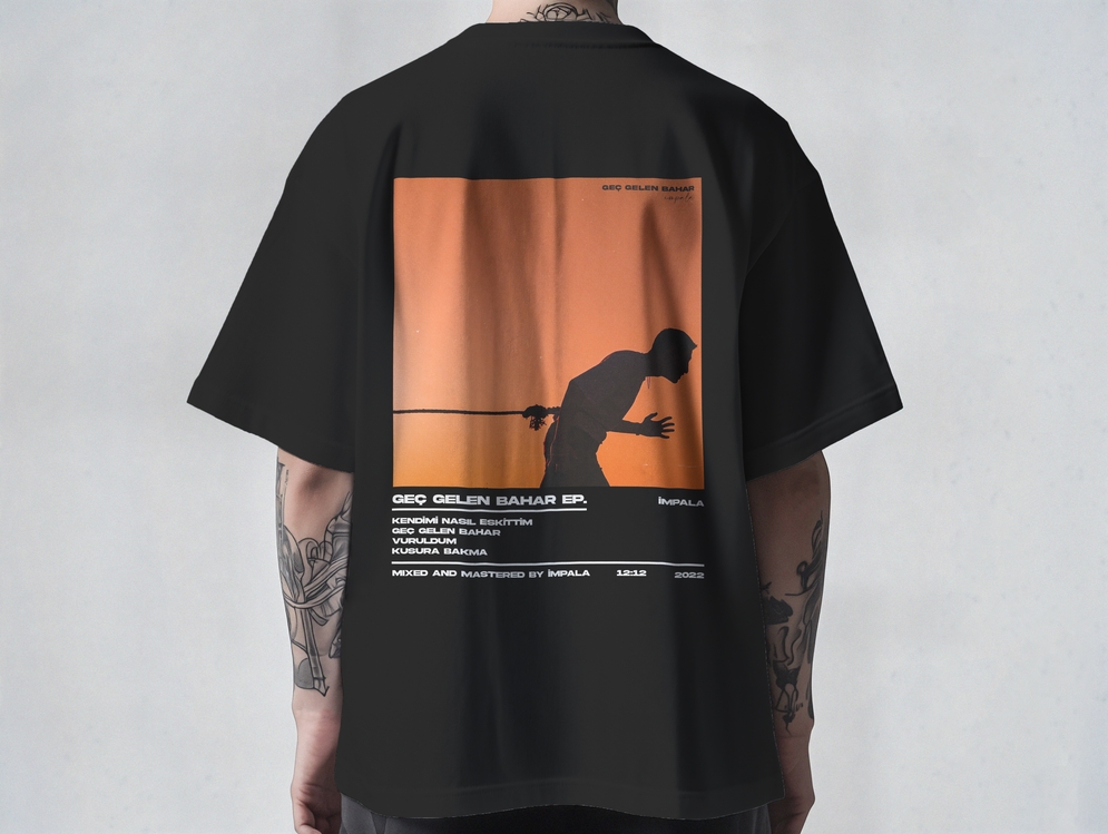 İmpala Collection | Geç Gelen Bahar - Unisex/Oversize Tişört (Siyah/Beyaz)