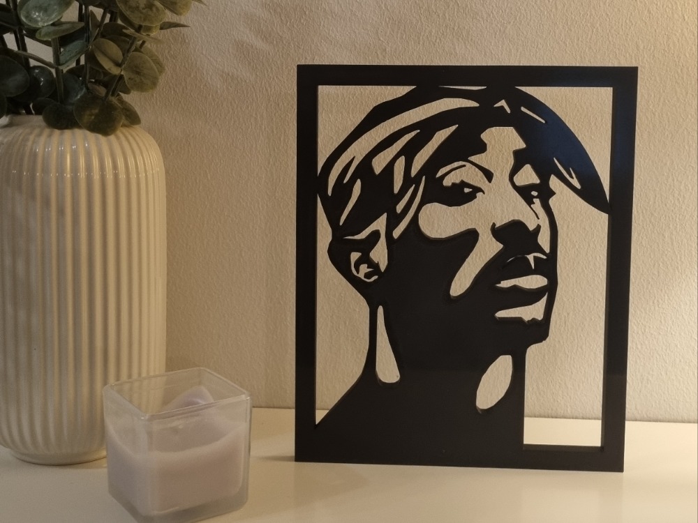 Tupac kabartma tablo