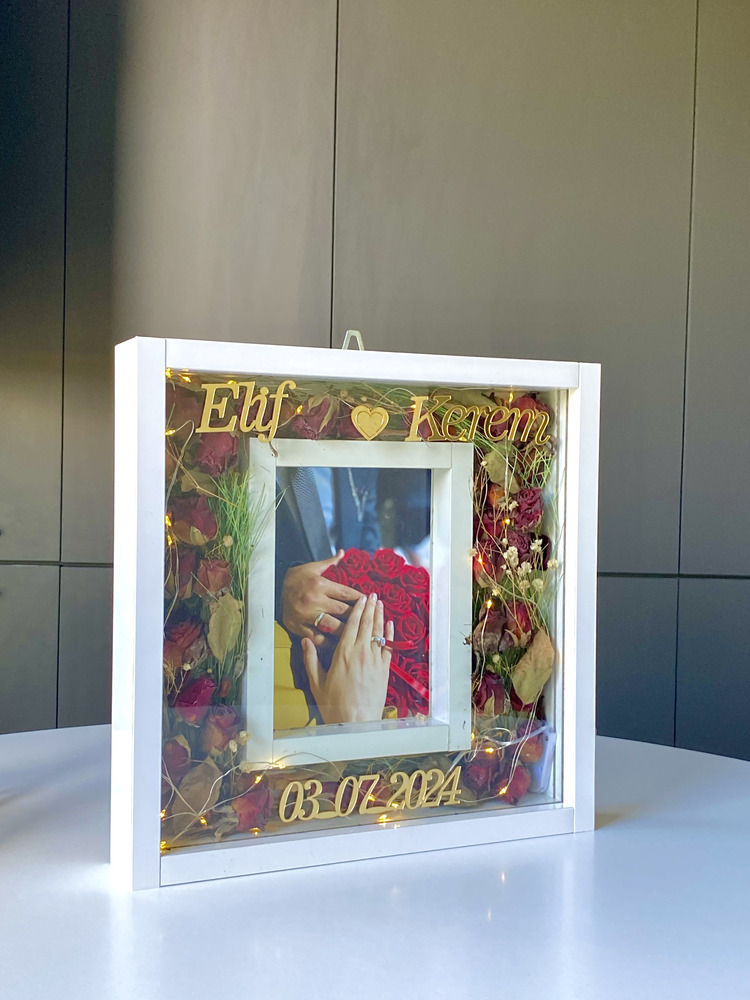 33x33 Beyaz Anı Çerçevesi Söz Çiçeği Saklama Çerçevesi
