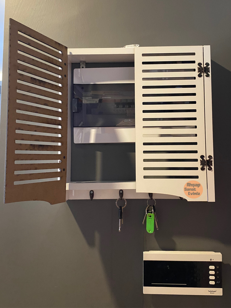 ASKILI ELEKTRİK PANO DUVAR DÜZENLEYİCİ DÜZ ÇİZGİ MODEL BEYAZ
