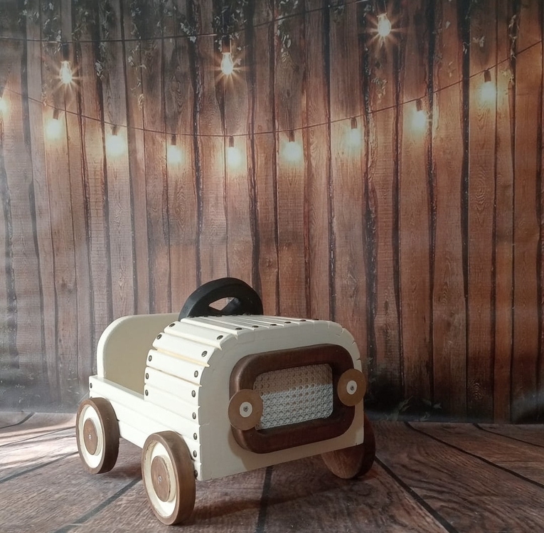 Ahsap vintage araba 