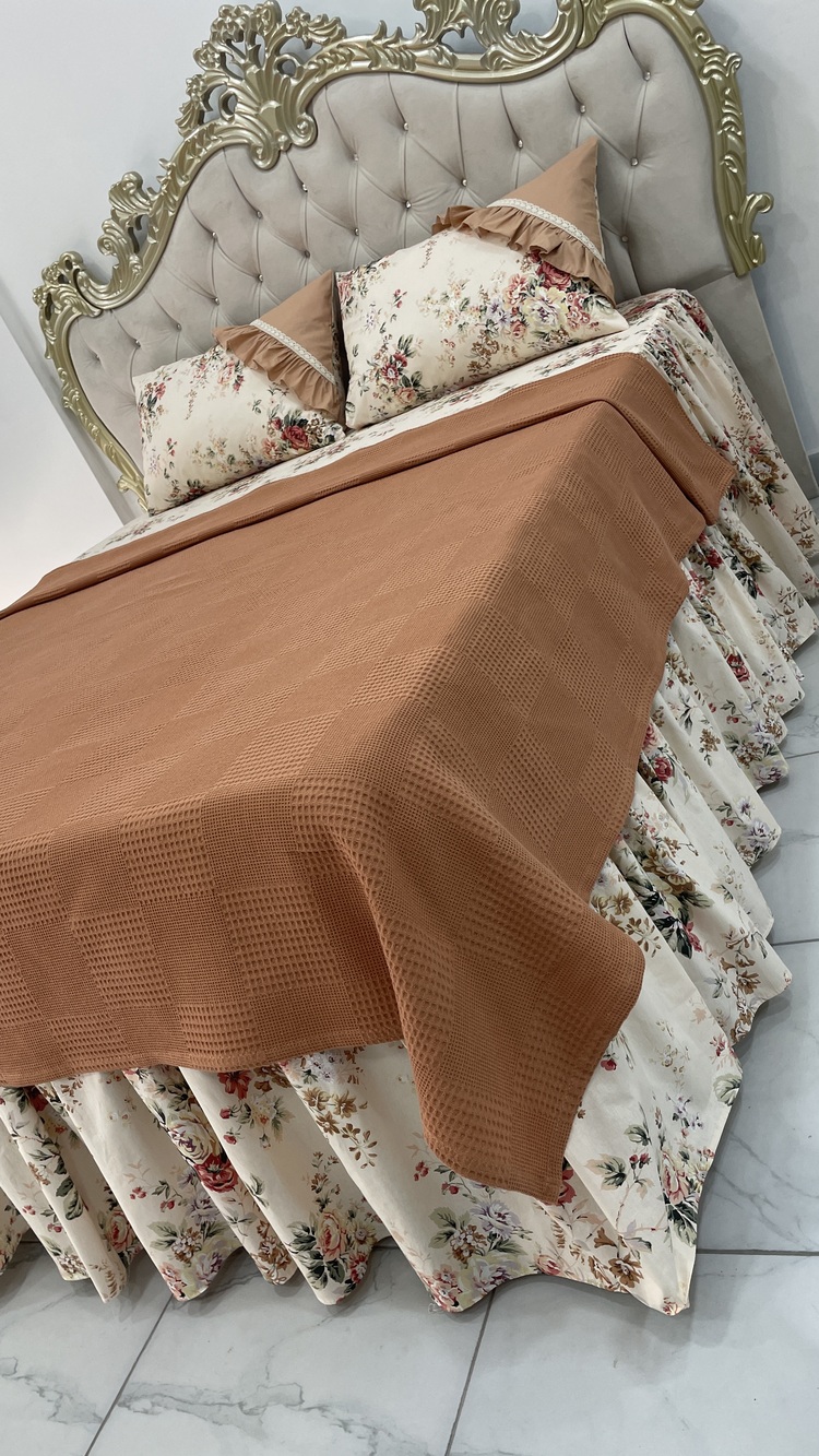 çift kişilik 160x200 cm yatak için fırfırlı etekli lastikli çarşaf takımı ve pike