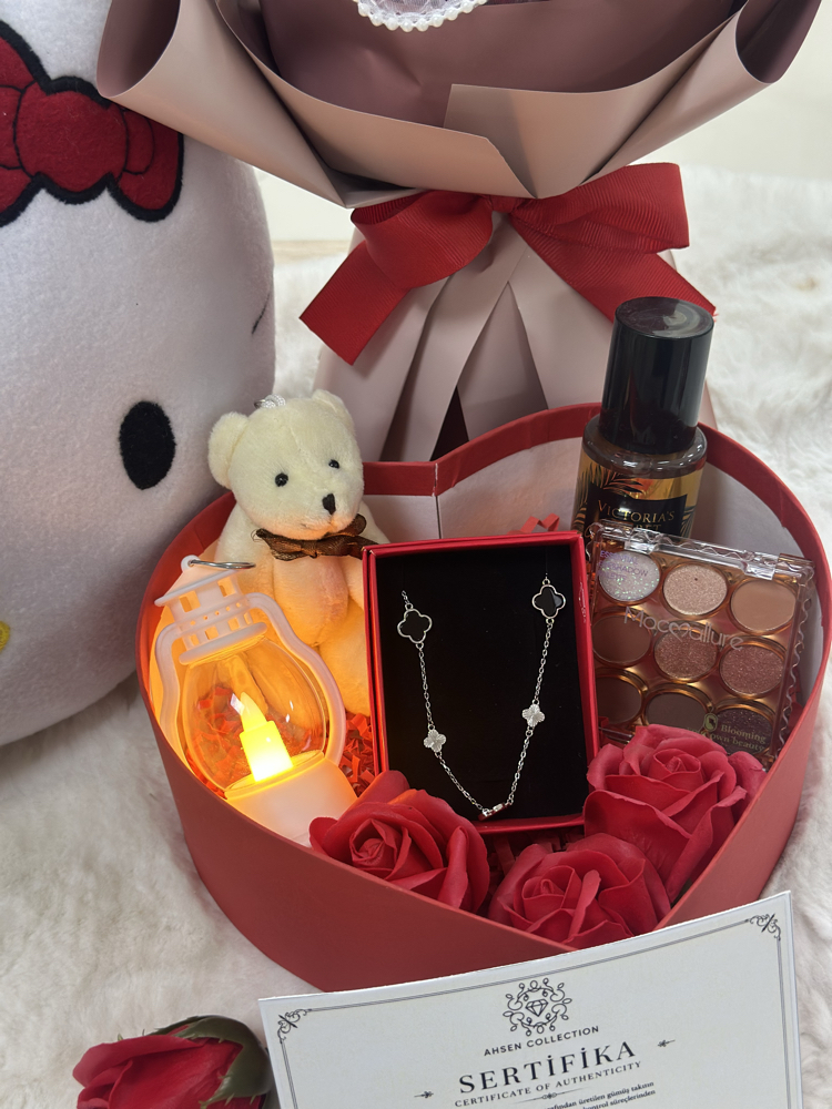 İçimden geldi hello kitty 925 ayar gümüş takılı