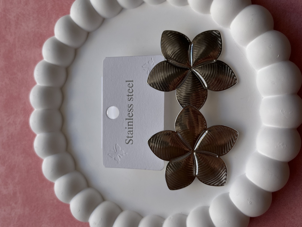 Çelik Hibiscus Çiçeği Küpe Silver