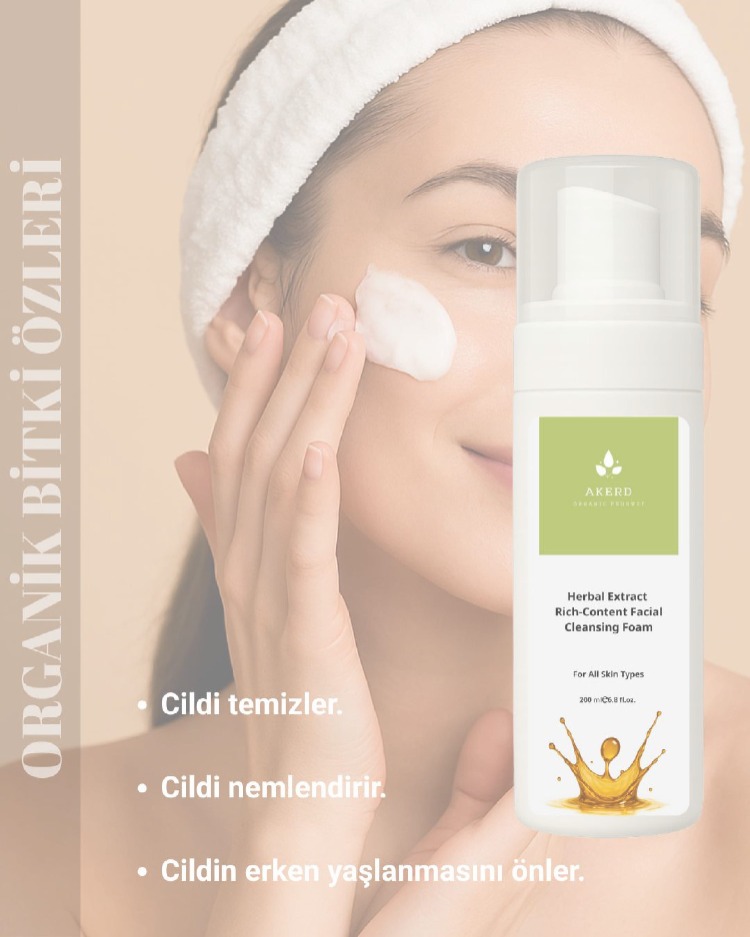 AKERD COSMETİCS Köpük Yüz Köpüğü Cildi Temizler ve Nemlendirme Tüm Ciltler İçin