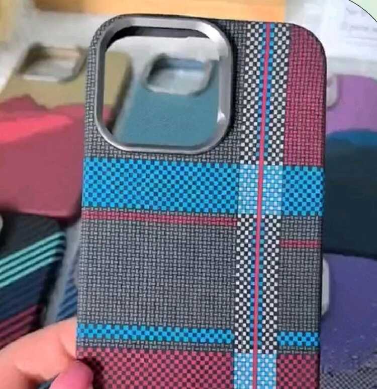 Apple MagSafe Carbon Kılıf