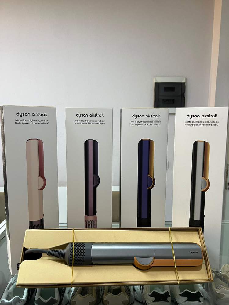 Dyson airstrait 