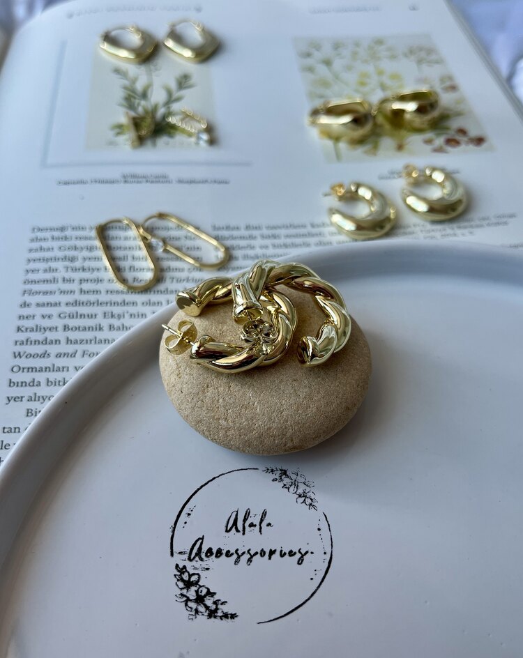 Xuping Burgu Gold Küpe