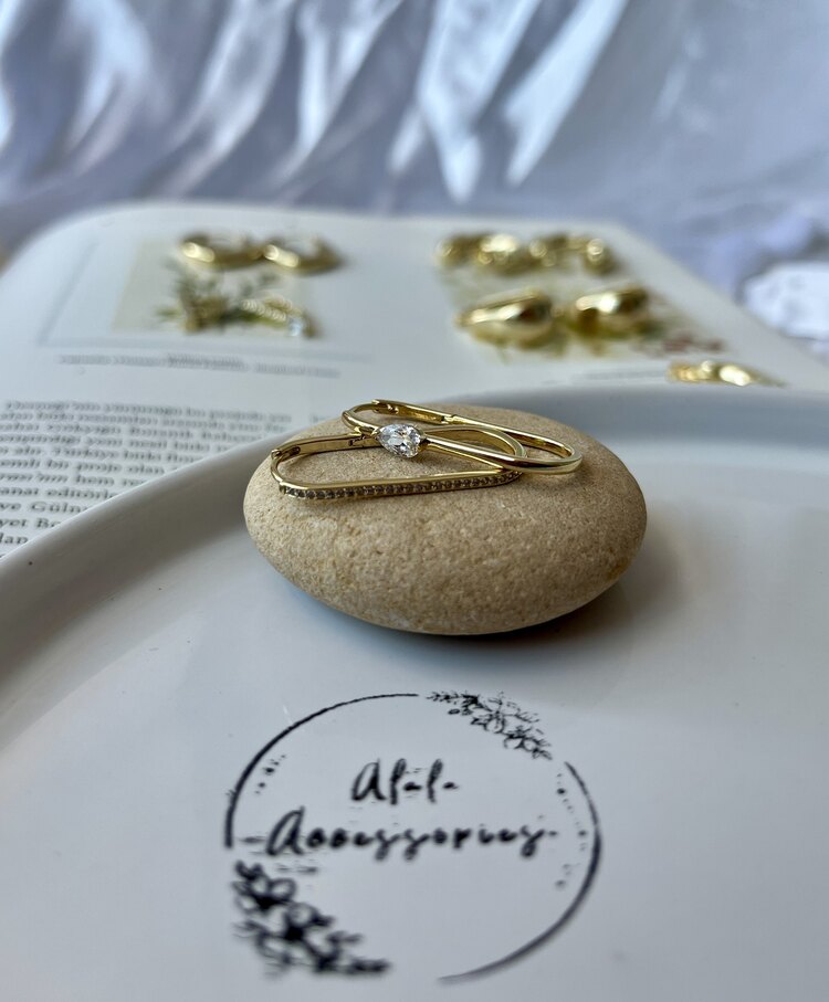 Xuping Zirkon Taşlı Gold Küpe