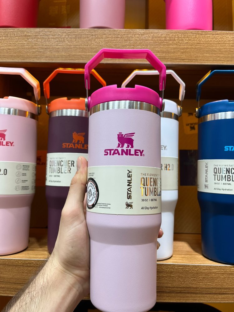 Stanley Quencher H2.0 900 ML Üstten Tutmalı Termos