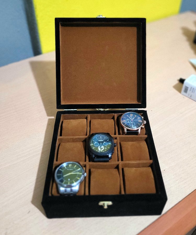 9 Bölmeli Çoklu Saat Saklama Kutusu