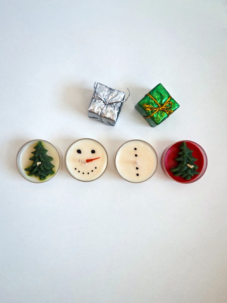 Yılbaşı Vanilya Kokulu Tealight Mum Seti (4’lü) | Kırmızı-Beyaz | Hediyelik Mumlar
