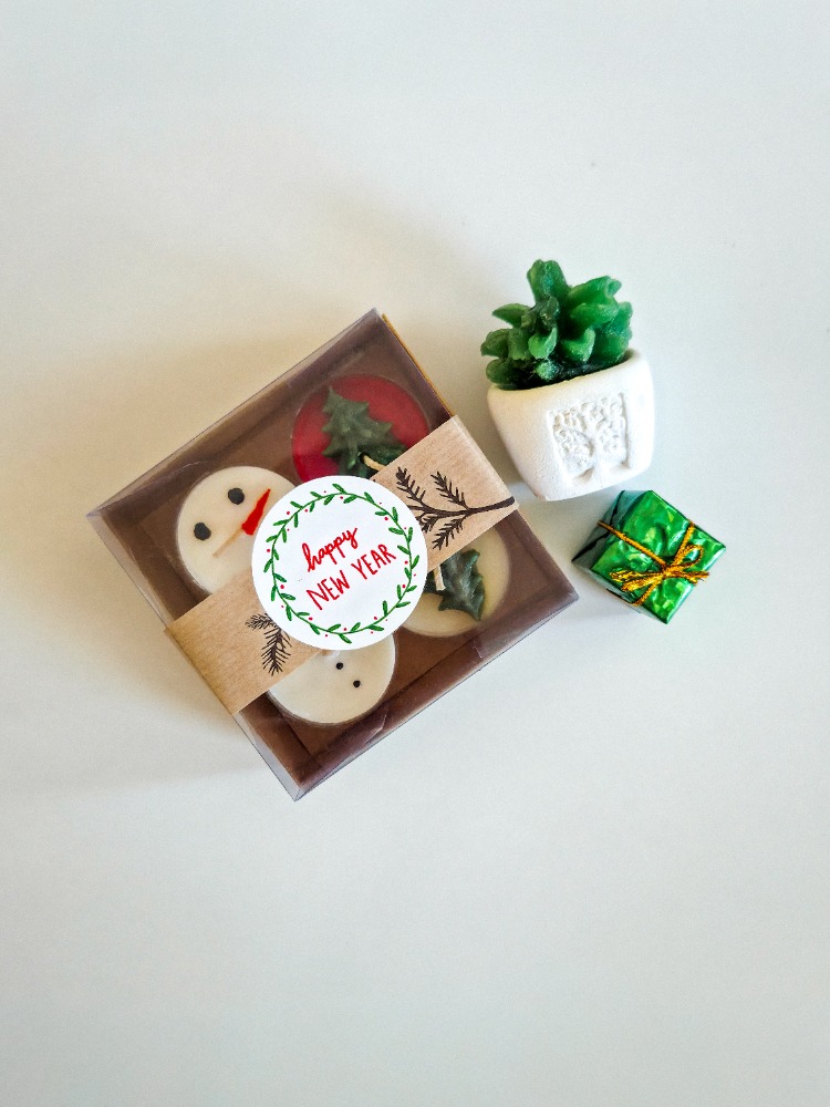 Yılbaşı Vanilya Kokulu Tealight Mum Seti (4’lü) | Kırmızı-Beyaz | Hediyelik Mumlar