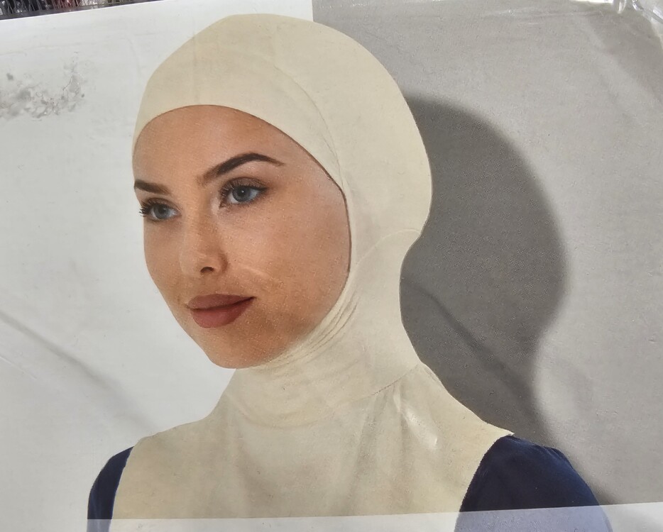 SİYAH BOYUNLUKLU BONE