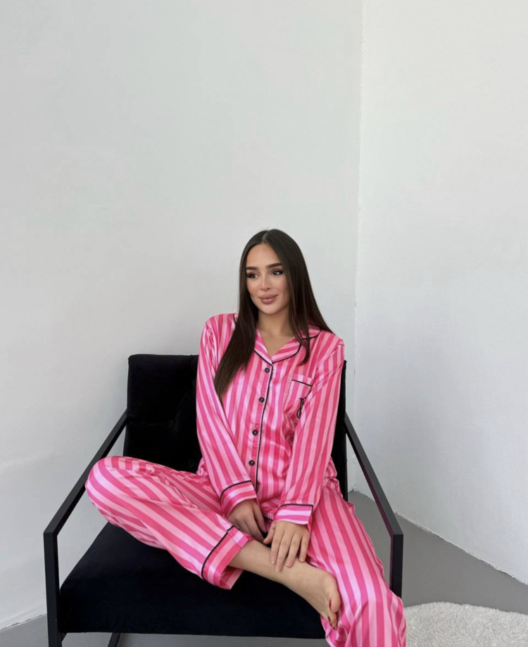 Şeker Pembe VS Pijama Takımı