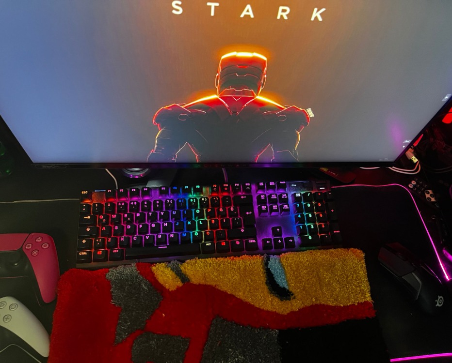 Iron Man Tufted Klavye Halısı 