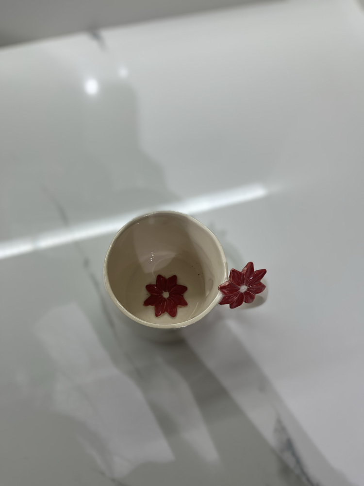 Çiçekli kupa