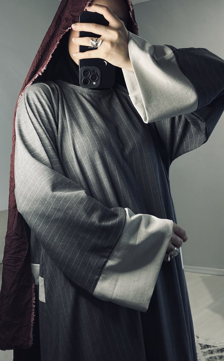 • Leila Gri Abaya