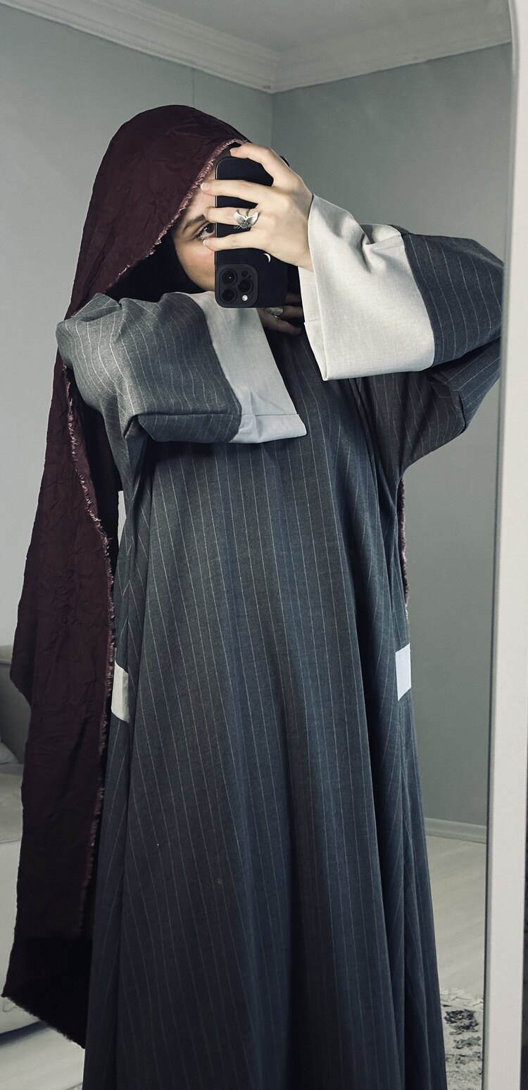 • Leila Gri Abaya