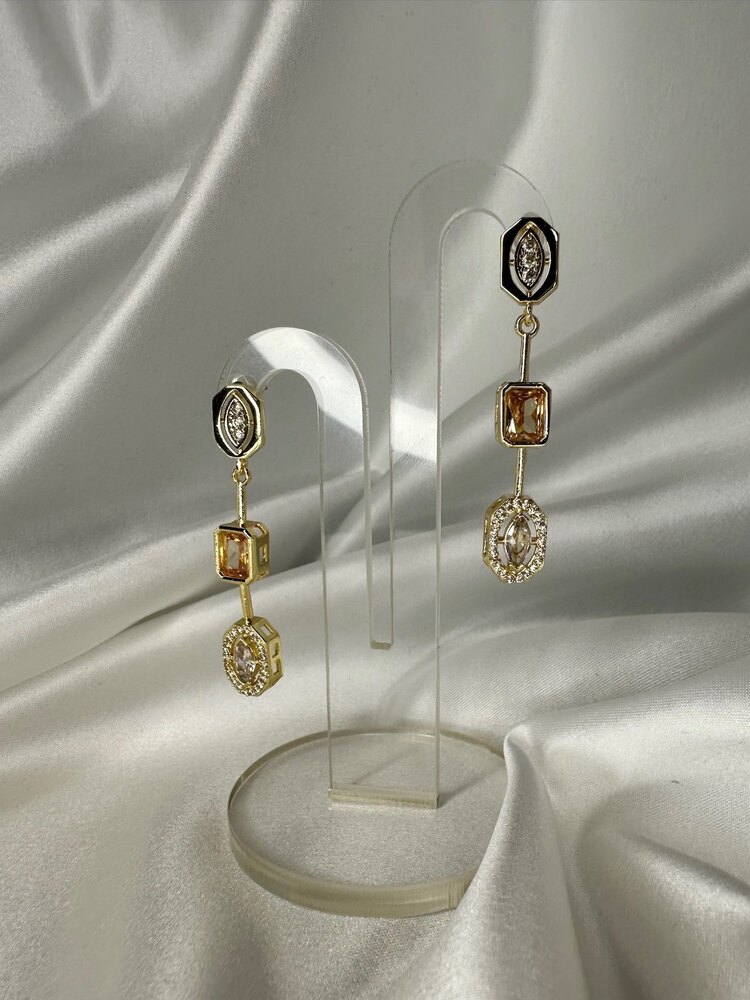 ÖZEL SERİ SALLANTILI KÜPE