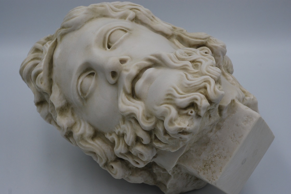 TANRILAR KRALI ZEUS HEYKELİ