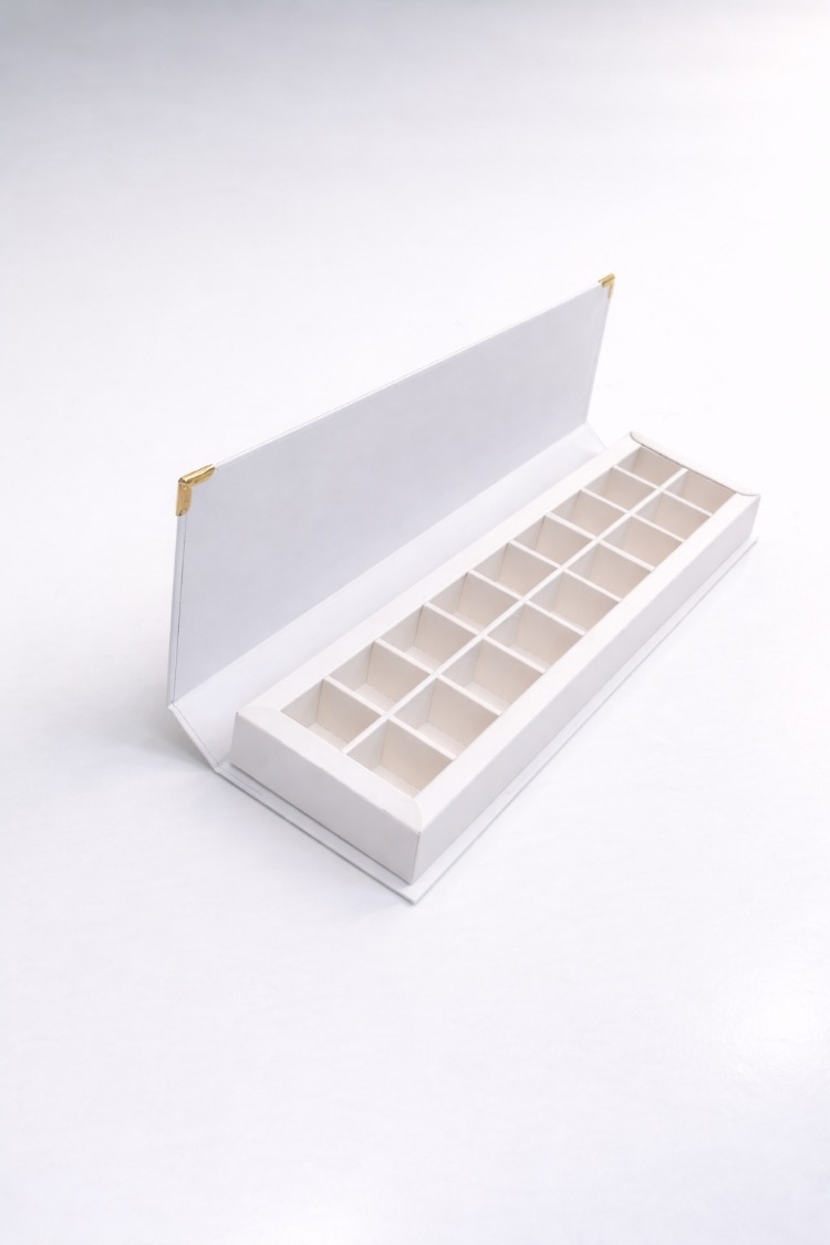 NİBOX 16 GÖZLÜ ÇİKOLATA KUTUSU (11.7x38.5x3.5 CM ) ( 10 ADET )
