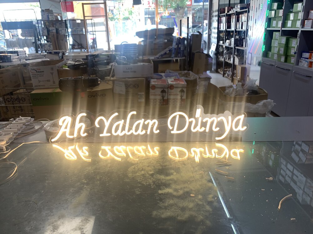 Ah Yalan Dünya