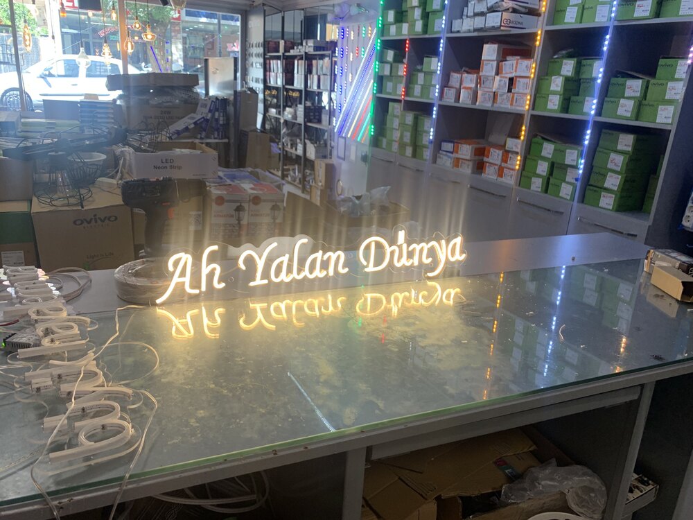 Ah Yalan Dünya