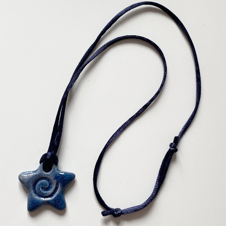 Seramik Mavi Spiral Yıldız Kolye