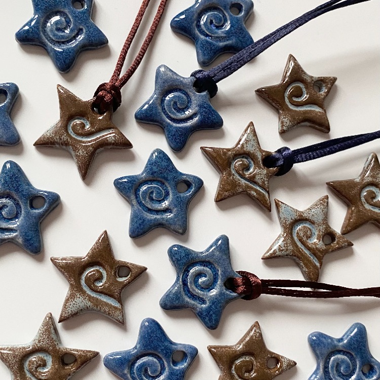 Seramik Mavi Spiral Yıldız Kolye